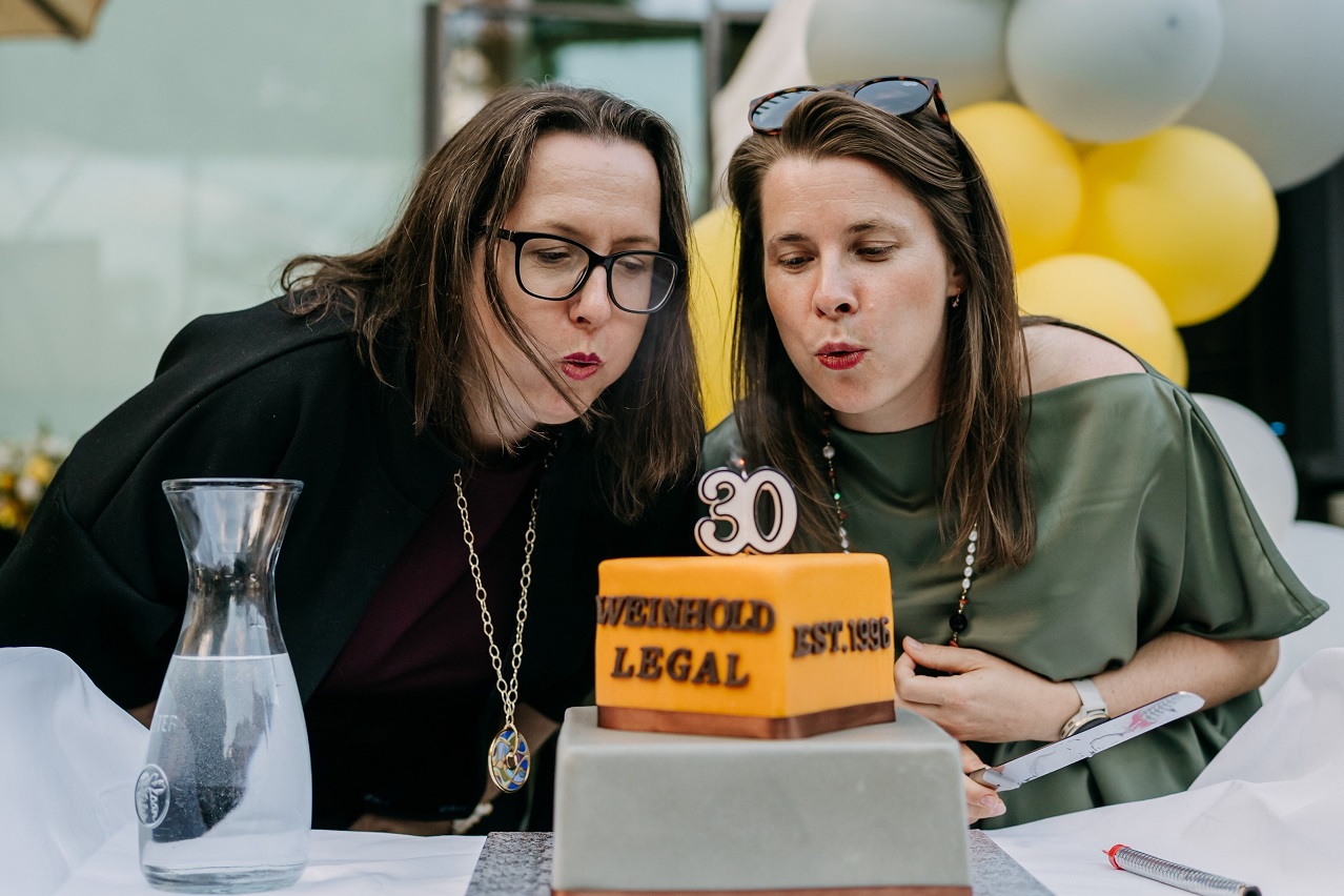 Od faxu k umělé inteligenci. Weinhold Legal slaví 30 let 7 Weinhold Legal 30 let Eva Prochazkova Tereza Hoskova photo Dvazafotakem